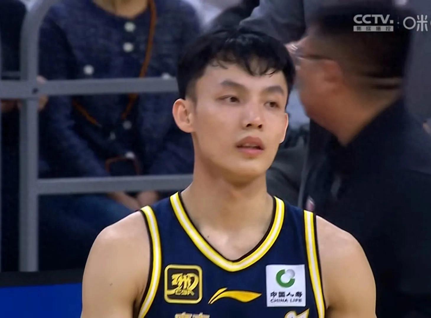 包含较量激烈！谁能在比赛中展现出色表现获得胜利？的词条