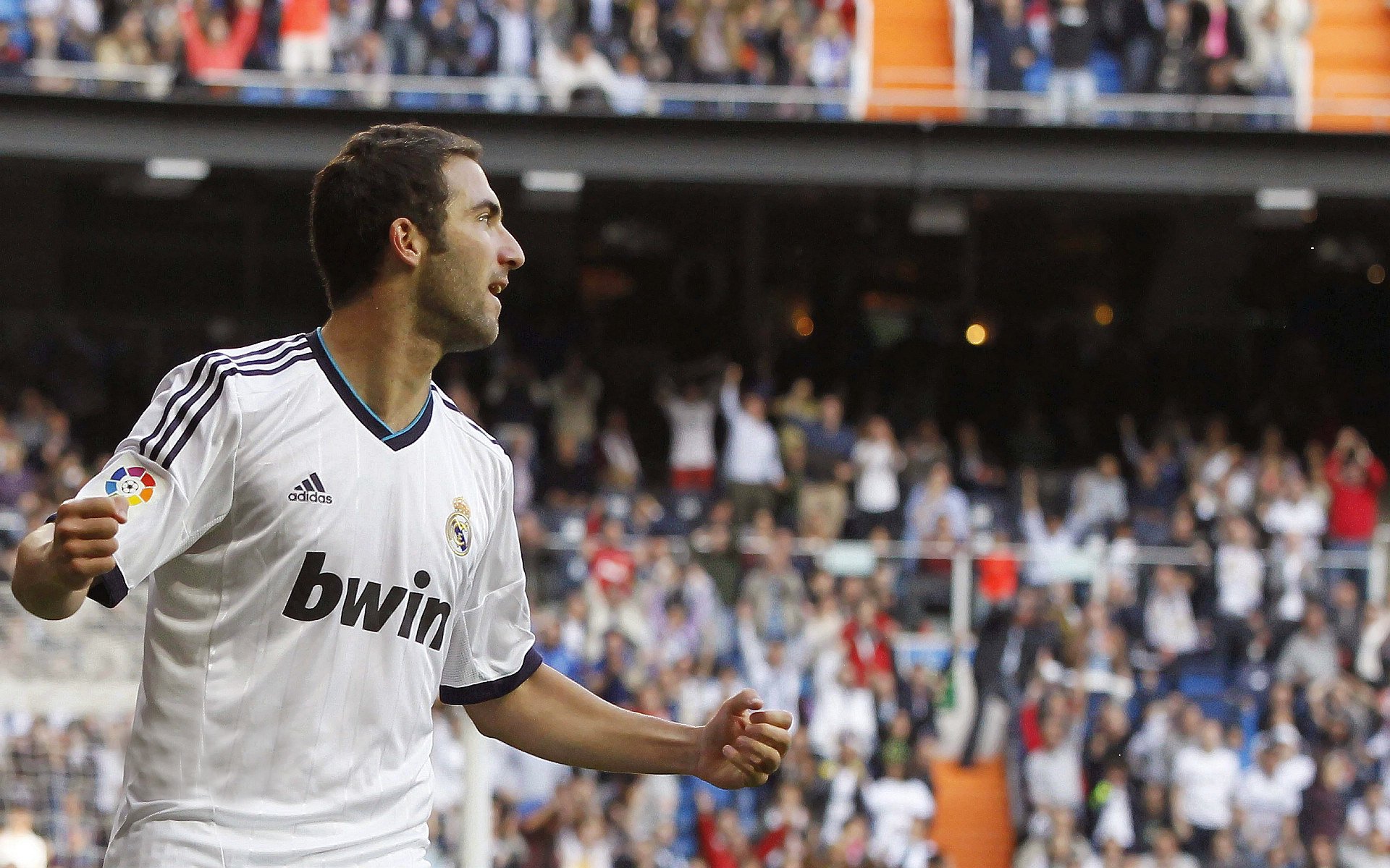 蒂姆迎来十赛季高光表现，日本队球迷沸腾！